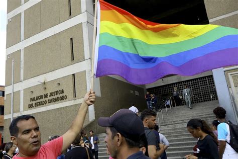 Venezuela prendeu 33 homens porque estavam em sauna gay;。